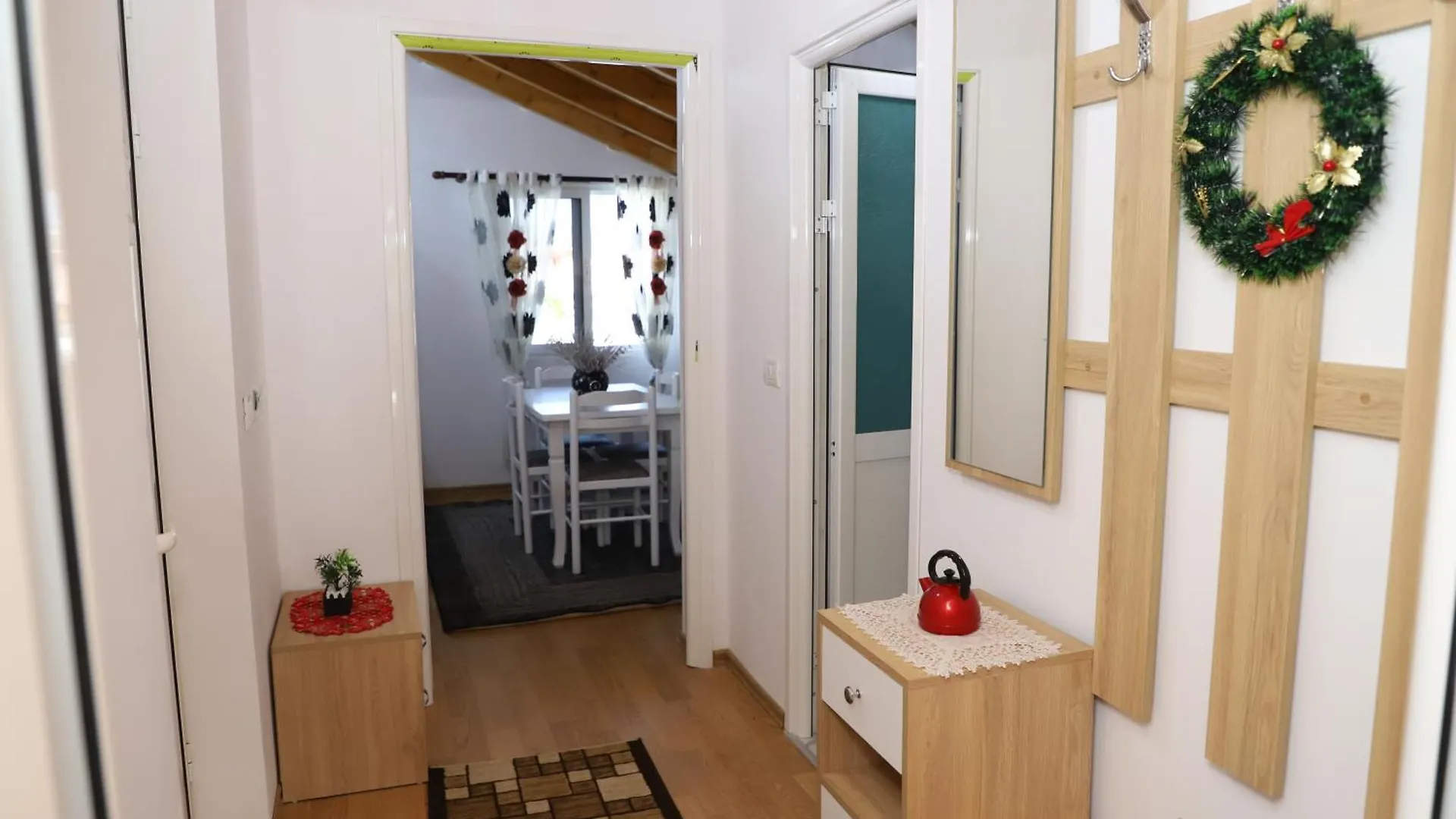 Vila Rino Μπεράτ 0*,  Αλβανία